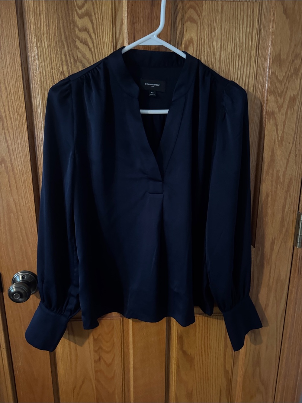Banana Republic Dark Navy V-Neck Long Sleeve Blouse